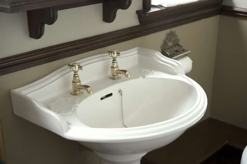 Pedestal Sink Installation